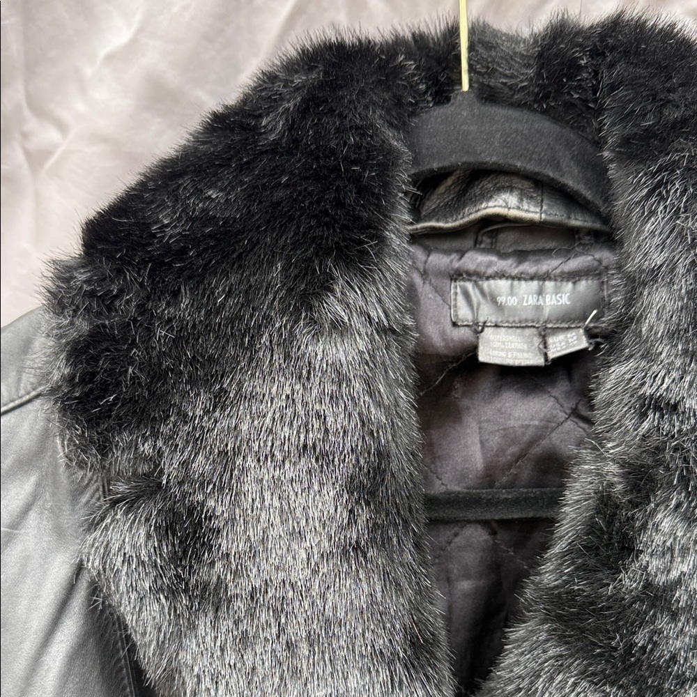 Zara Women's Black 100% Leather Jacket with Removable Faux Fur Collar - Picture 3 of 8